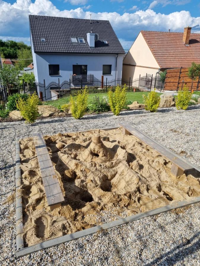 Apartmany Moravia Milovice  Buitenkant foto