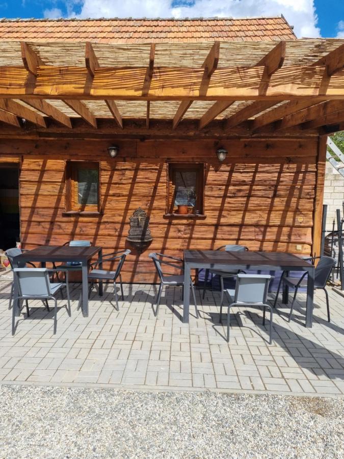 Apartmany Moravia Milovice  Buitenkant foto